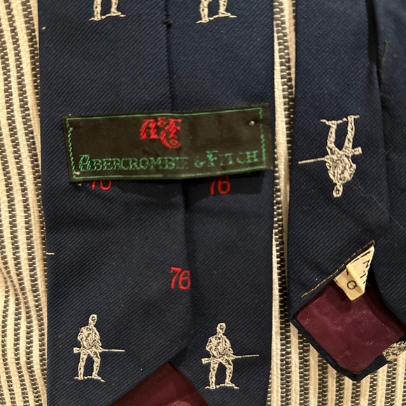 Celebrate USA’s 250th Anniversary!  Vintage Abercrombie & Fitch Tie - Picture 2 of 4